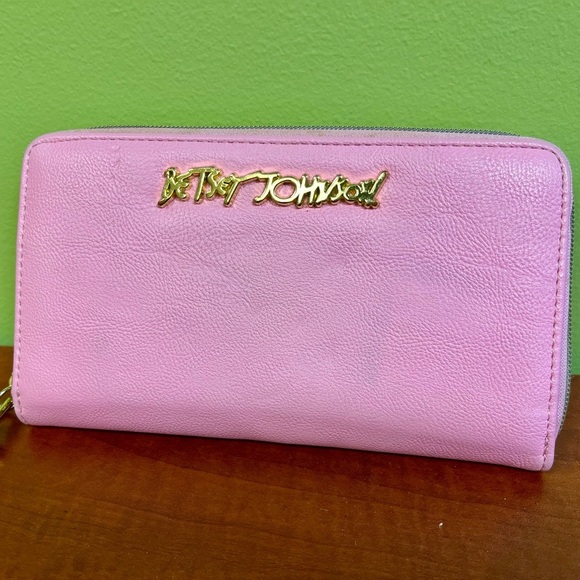 Betsey Johnson Vintage Pink Wallet/Wristlet with Gold Accents - Picture 1 of 4